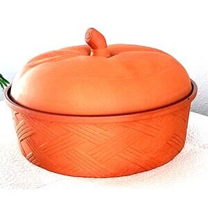 Boston Trading Warehouse Baking Dish Glazed Clay Basket Weave Pumpkin Top 2 Qt.